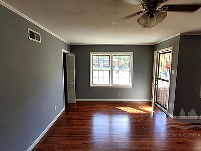 3808 Windcrest Rd — Photo 4