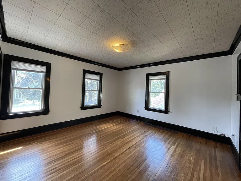 3216 E 25th St #2 — Photo 4