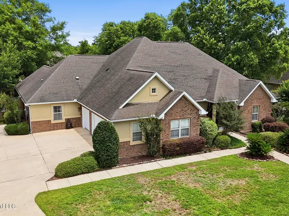 6208 Savanna Dr, Ocean Springs, MS 39564