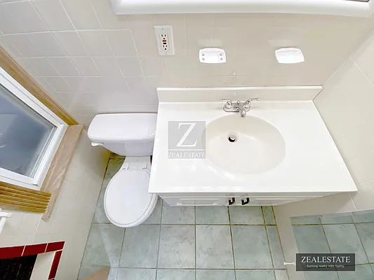 Rented by ZealEstate Group Inc | media 94