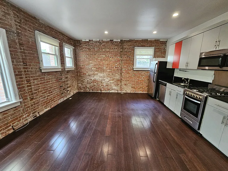 1234 N Formosa Ave #8 — Photo 4