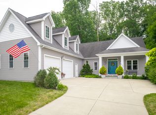 5600 Treeline Dr, Columbus, IN 47201