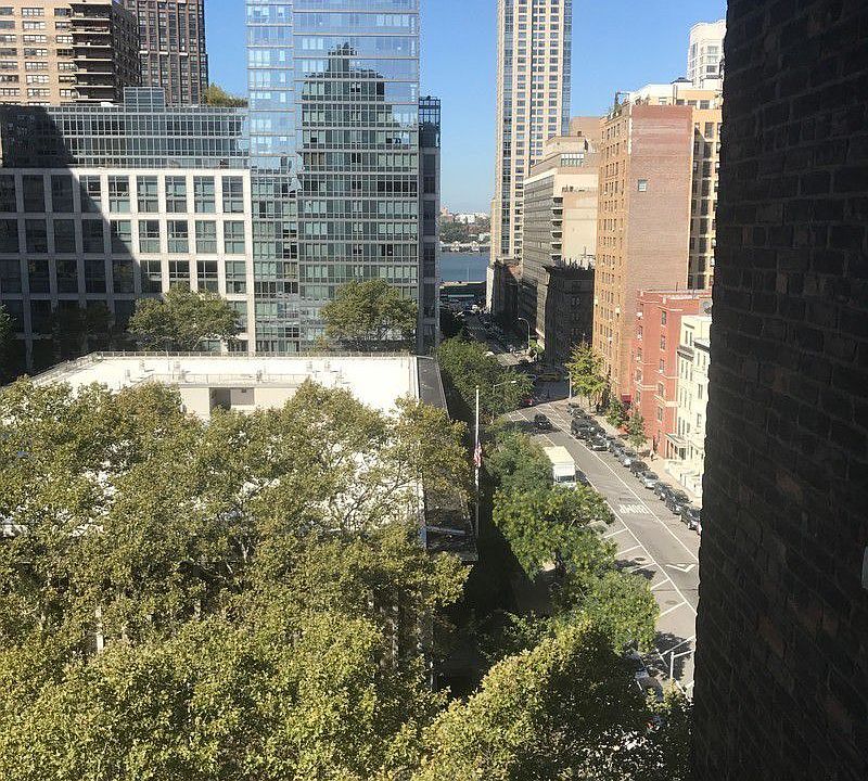 1st image of 210 W 70th St APT 903