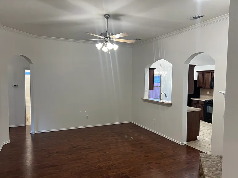 2956 Stockton St — Photo 7