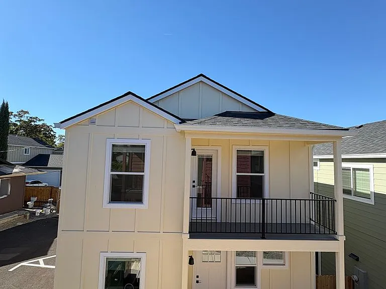 1166 Woodrow Ln — Photo 1
