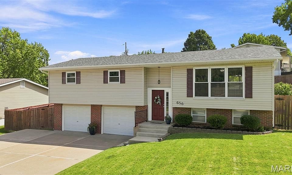 1st image of 656 Nancy Dr