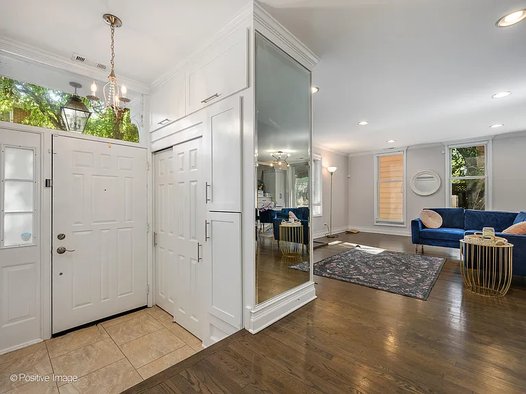 1608 N Larrabee St — Photo 8