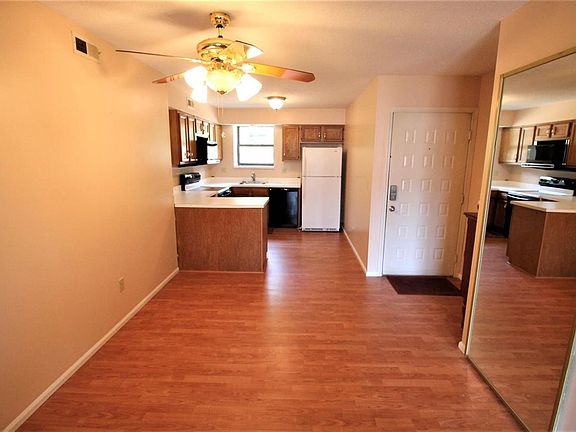 4th image of 7014 Green Tee Ct APT D