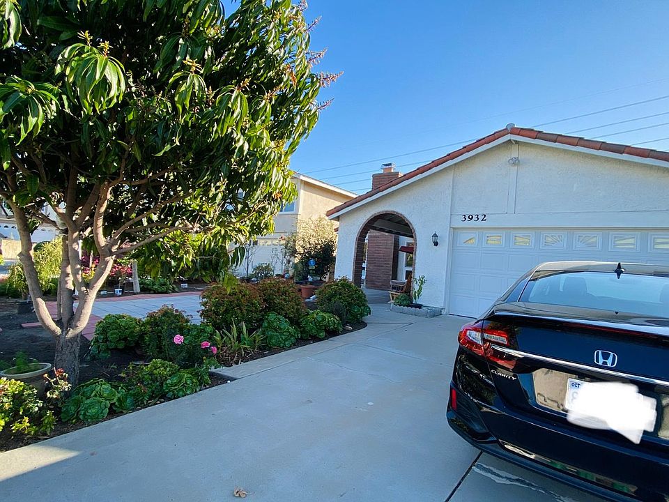 1st image of 3932 Blackthorn St