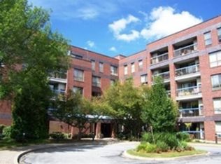 22 Railroad St APT 501, Andover, MA 01810