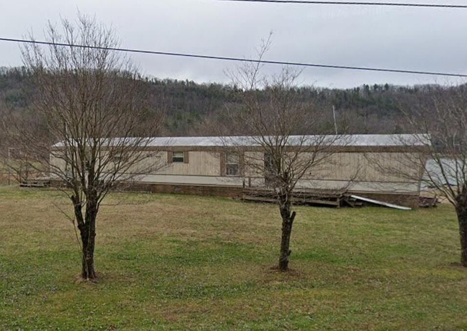 1st image of 889 Piercetown Rd