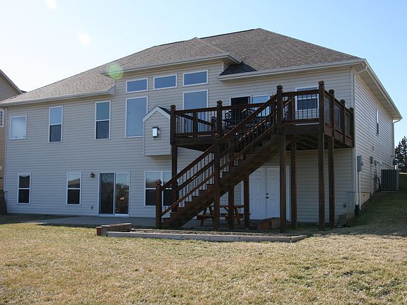 3rd image of 1606 Ballentine Ln