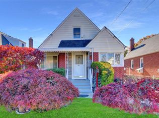 1410 Park Ave, New Hyde Park, NY 11040