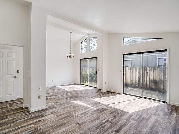 3rd image of 780 Calais Dr
