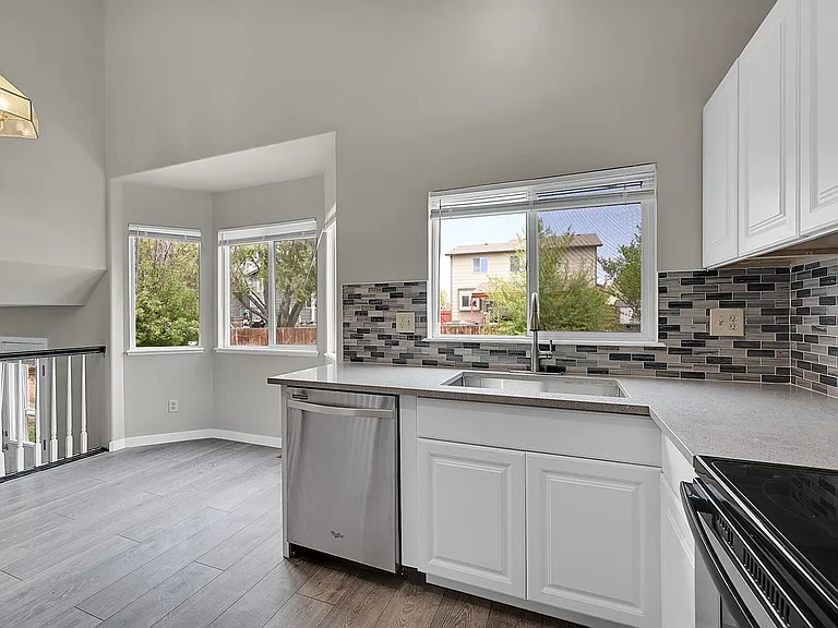 7732 Middle Bay Way — Photo 10