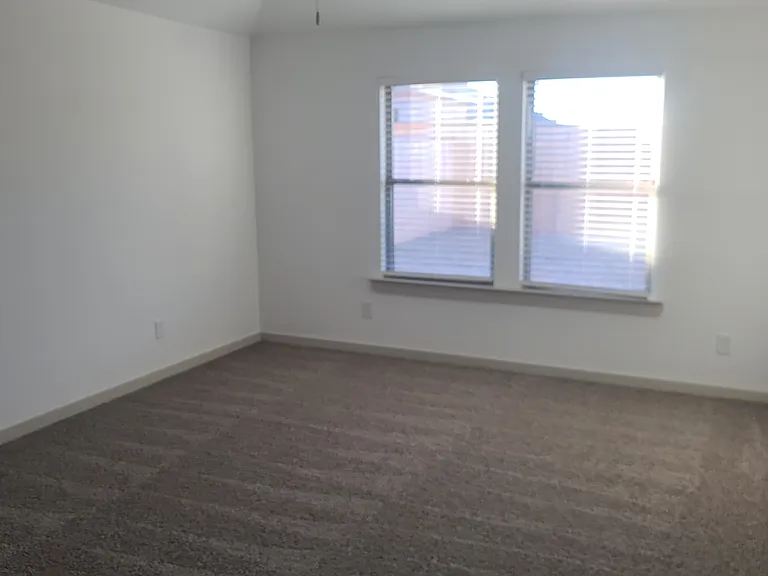 10510 Bangor Ave — Photo 4