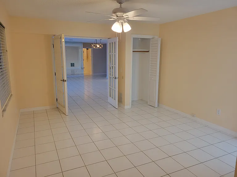 1730 Robinhood Ln — Photo 8