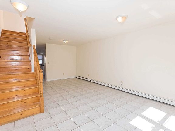 3rd image of 14 Selina Ct