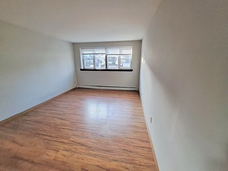 3428 Harriet Apartments — Photo 10