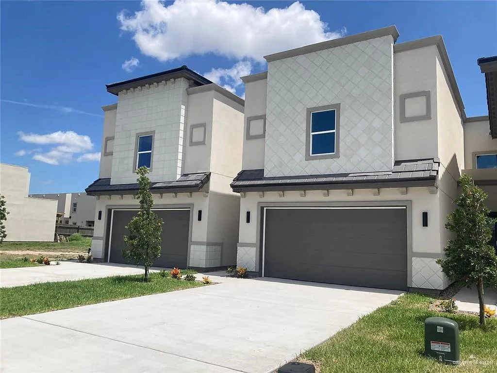 3 bed, 2.5 bath, 1757 sqft, $2,100 — Photo 3