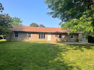 1617 Hawthorne Ln, Lexington, KY 40505