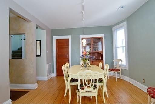 4th image of 3707 N Bosworth Ave