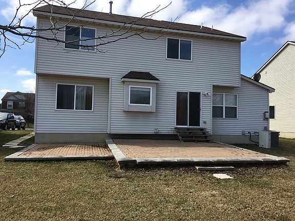 3rd image of 7297 Belle Meade St #1