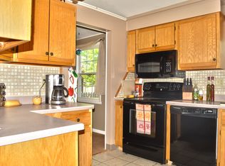 8076 Evesborough Dr, Clay, NY 13041