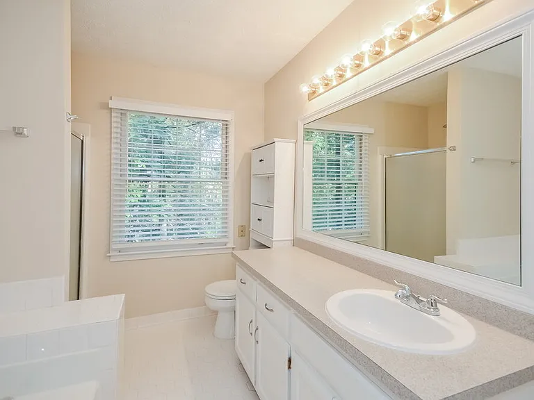 175 Meadowbrook Dr — Photo 11