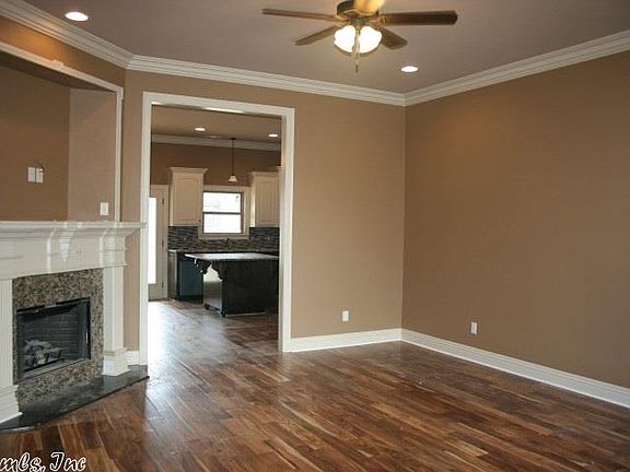 5th image of 122 Bentley Cir