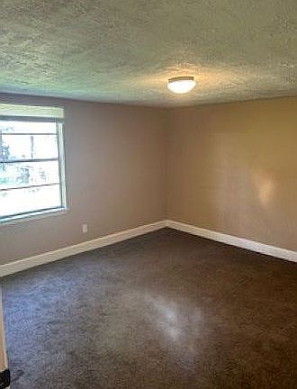3rd image of 4521 Amalie St