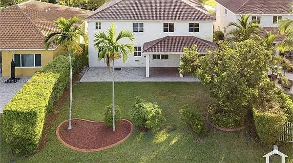 5 bed, 3122 sqft, $6,852 — Photo 3