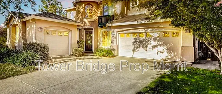 2114 Armsmere Cir — Photo 1