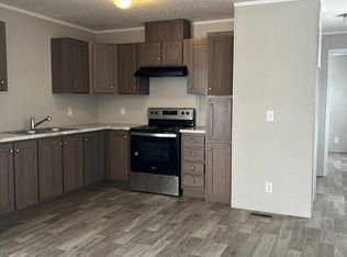 B6 Meadows Ct, Alliance, NE 69301