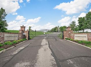 23 Stonegate Estates Dr, Hawk Point, MO 63349