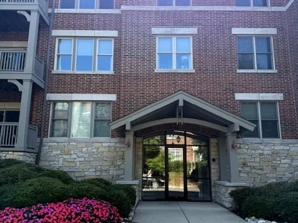 275 E Railroad Ave Unit 301, Bartlett, IL 60103