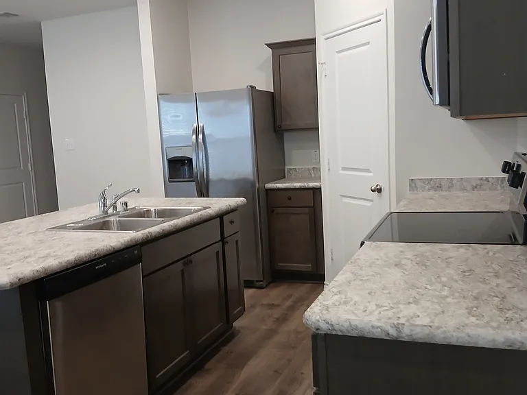 308 Samuel St — Photo 7