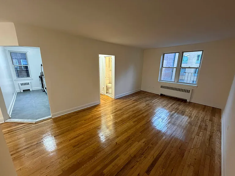 143-23 Barclay Ave #4G — Photo 1