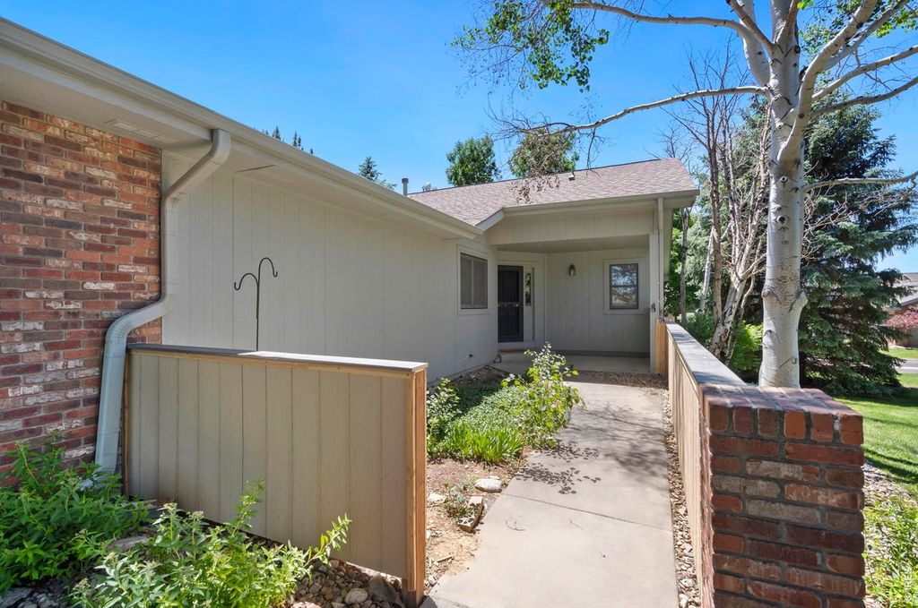 2037 Adriel Dr