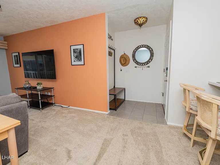 9170 Riverside Dr #24 — Photo 8