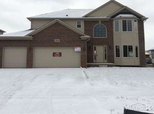 22258 Danielle Dr, Macomb, MI 48042