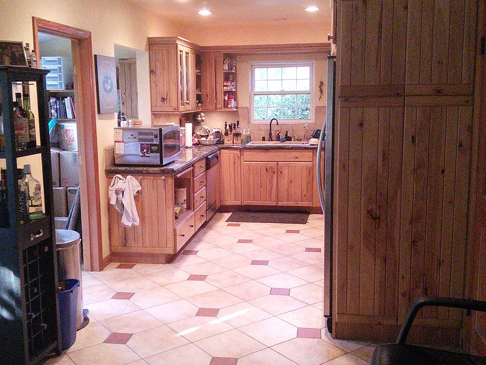1st image of 330 W Lutge Ave