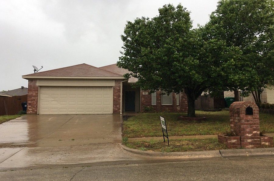 1st image of 3949 Parkhaven Dr