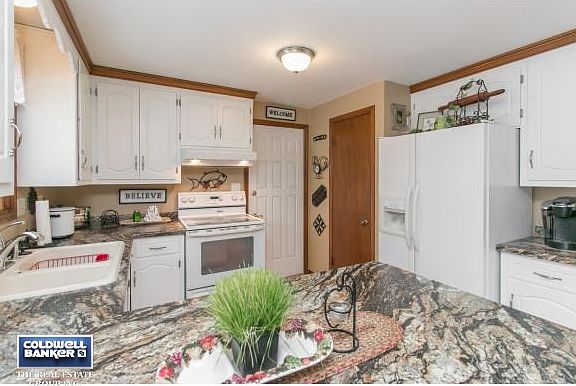 kitchen appl. included
