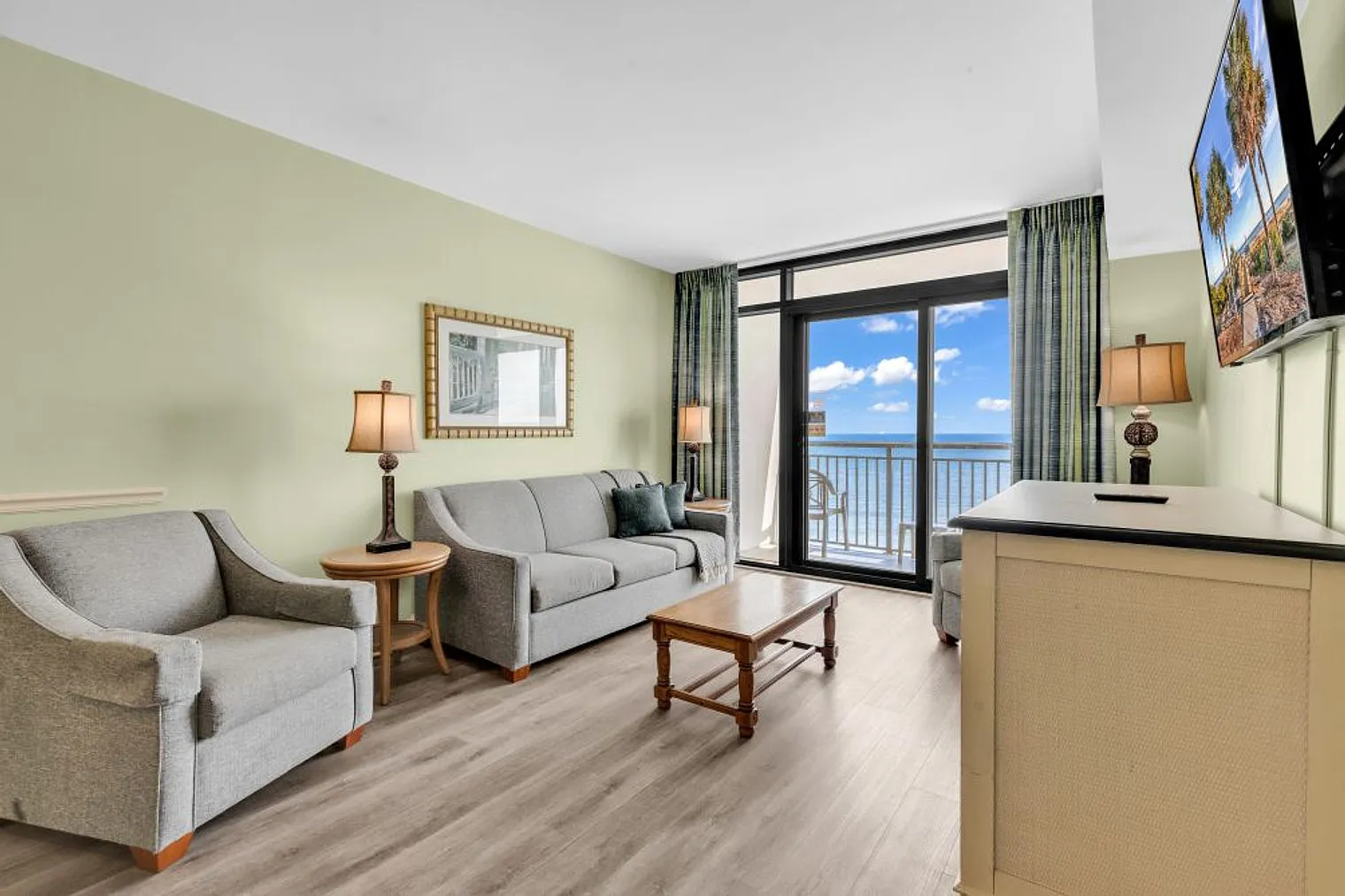 2 bed, 2.0 bath, 807 sqft, $2,760 — Photo 2
