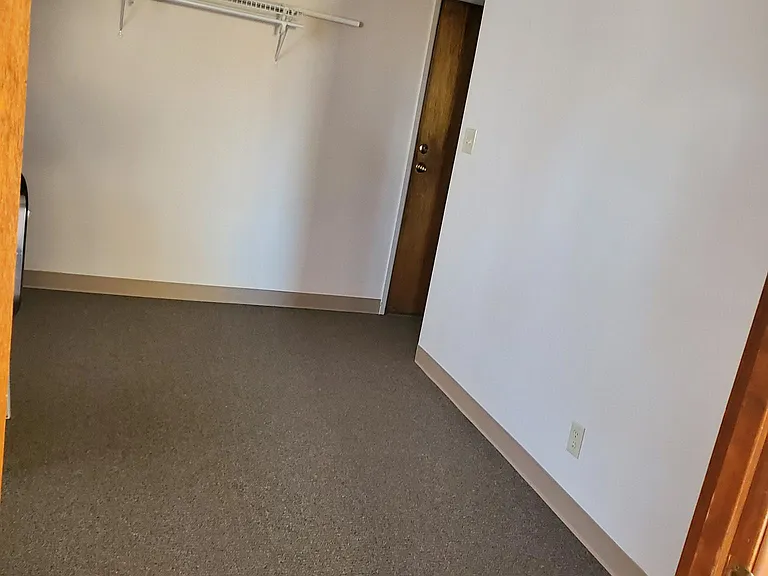 1663 Lakeshore Dr — Photo 10