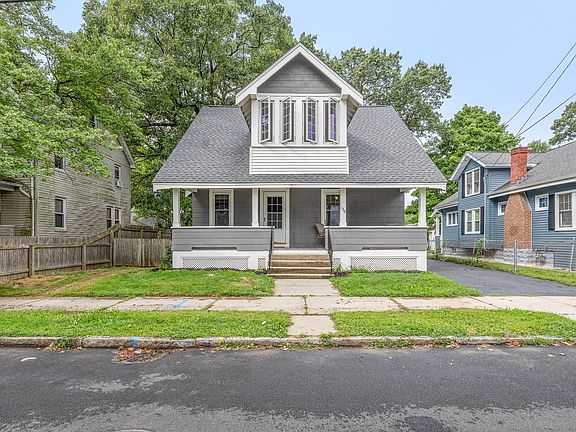 2nd image of 136 Marsden St