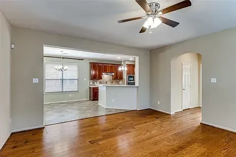4 bed, 3.5 bath, 3008 sqft, $2,999 — Photo 2