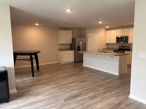 4th image of 5934 Laurel Oak Dr