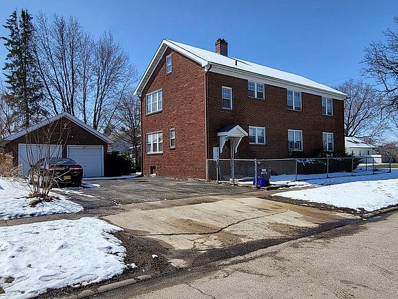 2nd image of 804 18th St